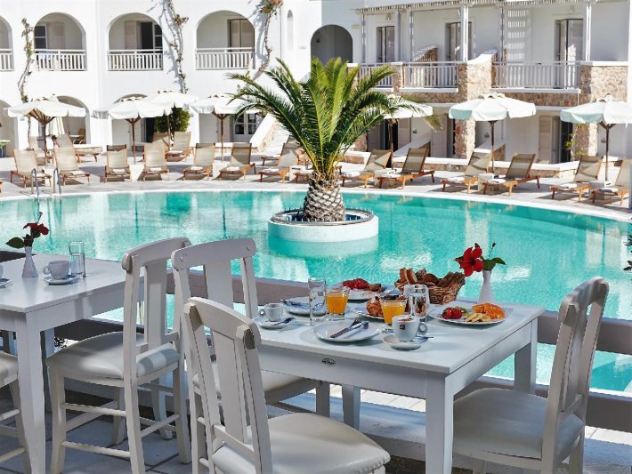 Szantorini Kamari utazás Aegean Plaza