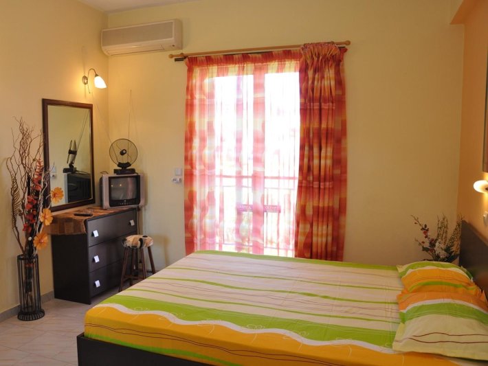Zakynthos utazás Athina Apartmanház