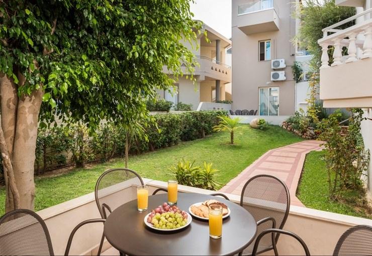 Kréta Agia Marina utazás Elotis Suites