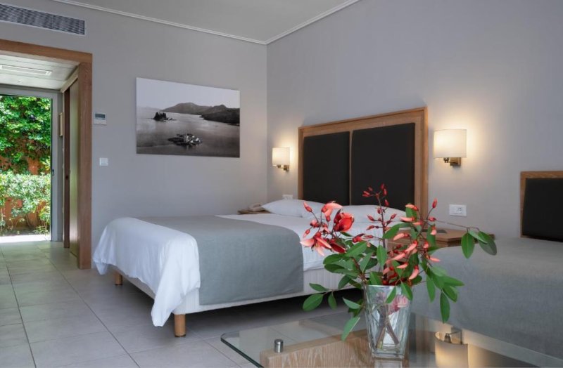 Korfu utazás Kontokali Bay Resort Spa