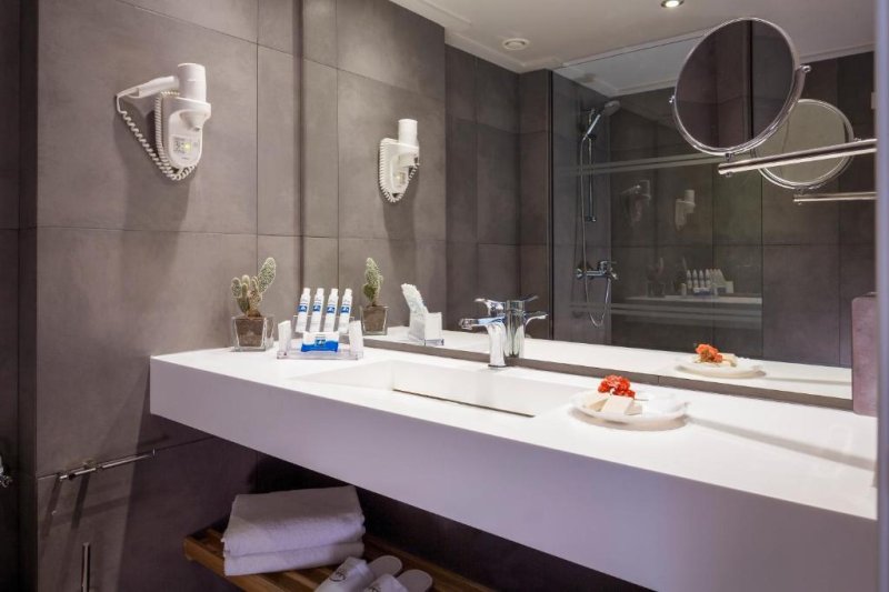 Korfu utazás Kontokali Bay Resort Spa