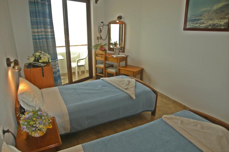 Karpathos Pigadia utazás Oceanis Hotel