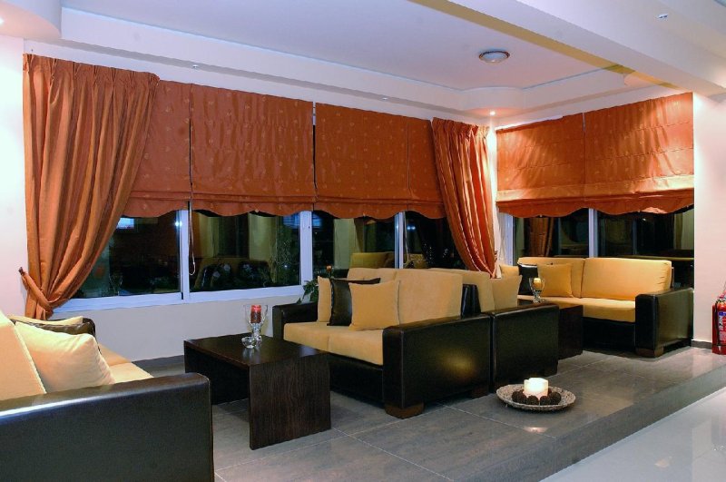 Kréta Agia Marina utazás Theo Hotel