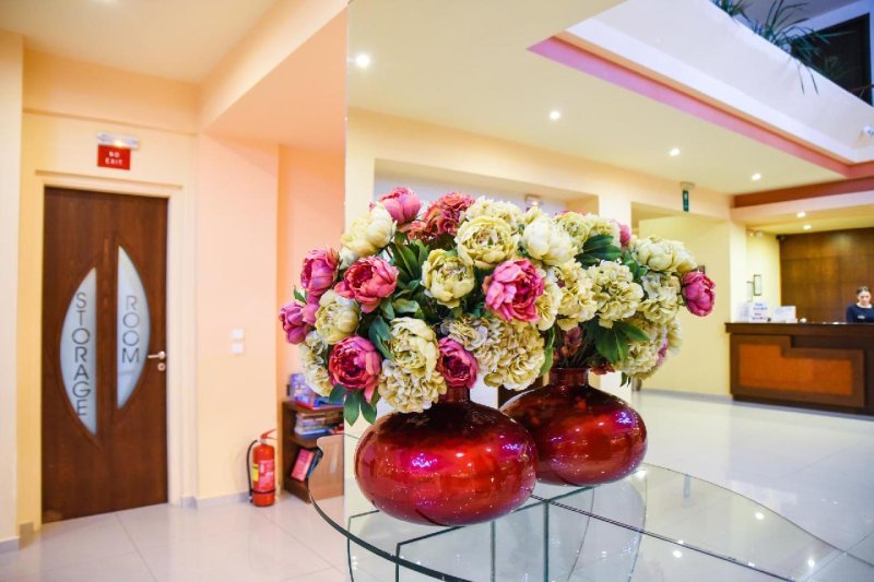 Kréta Agia Marina utazás Theo Hotel