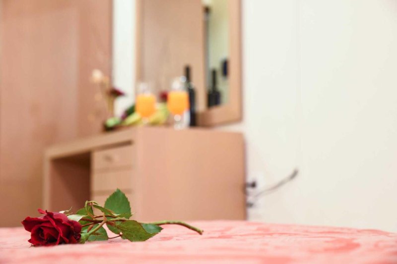 Kréta Agia Marina utazás Theo Hotel