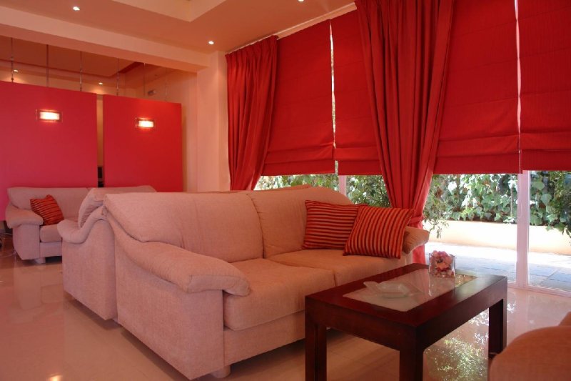 Kréta Agia Marina utazás Theo Hotel