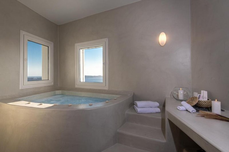 Szantorini Fira utazás Adamant Suites - ADULTS ONLY