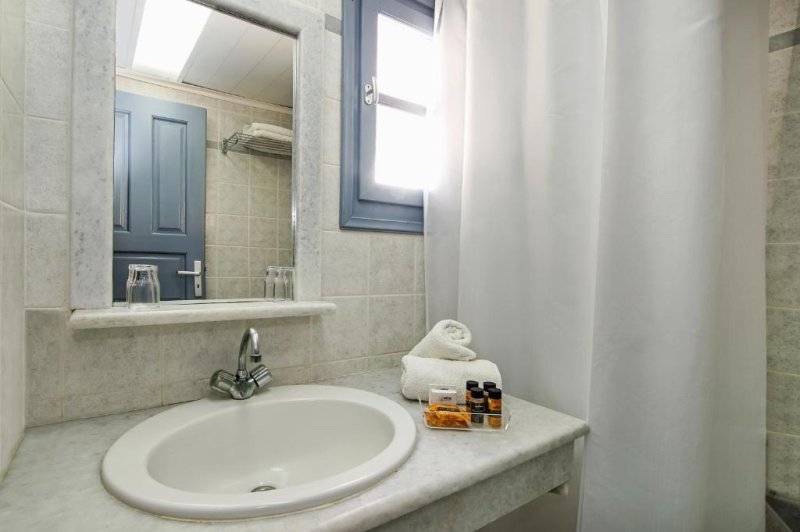 Szantorini Perissa utazás Atlantis Beach Villa