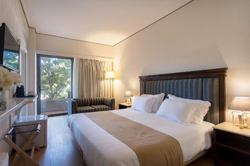 Korfu Kanoni utazás Corfu Holiday Palace