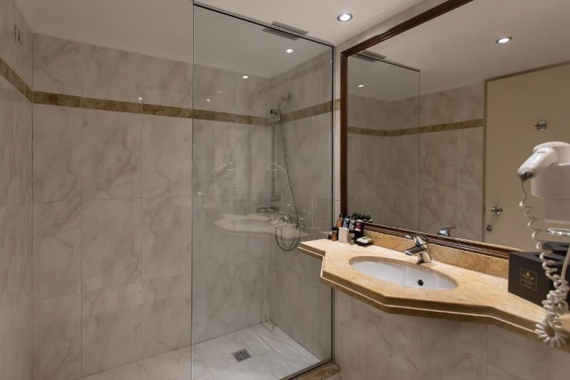 Korfu Kanoni utazás Corfu Holiday Palace