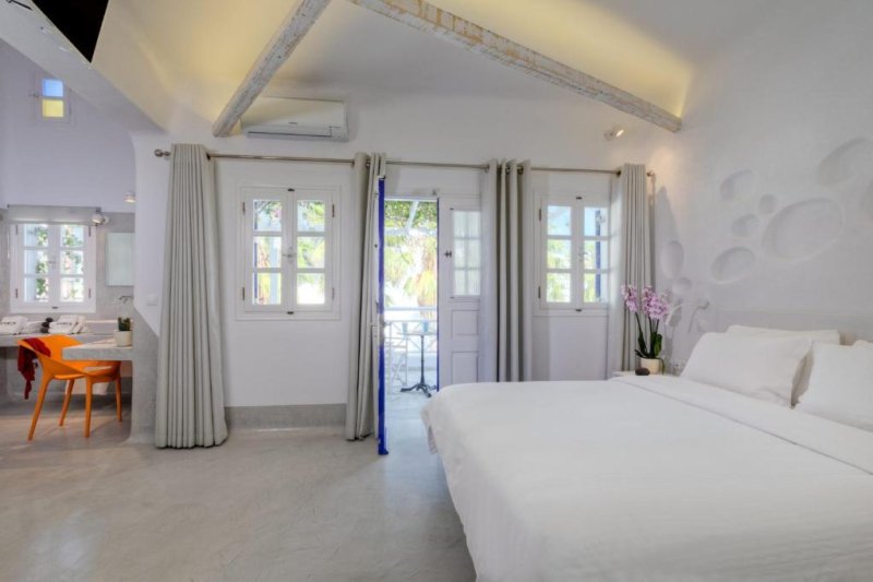 Szantorini Perissa utazás Kouros Village