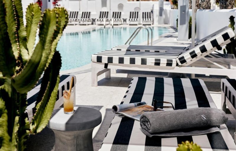 Szantorini Perissa utazás Kouros Village