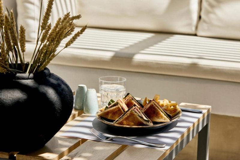 Szantorini Perissa utazás Kouros Village