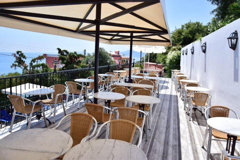 Korfu Benitses utazás Lido Corfu Sun