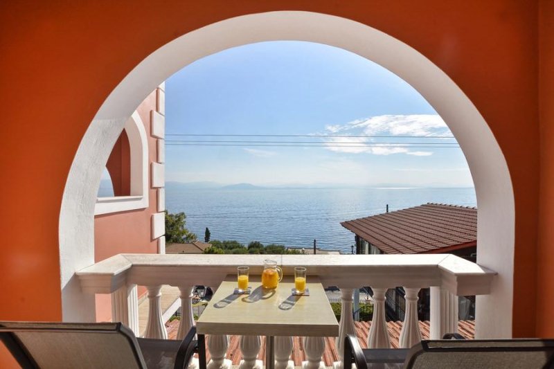 Korfu Benitses utazás Lido Corfu Sun