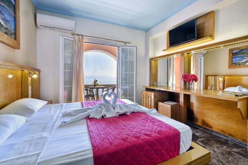 Korfu Benitses utazás Lido Corfu Sun