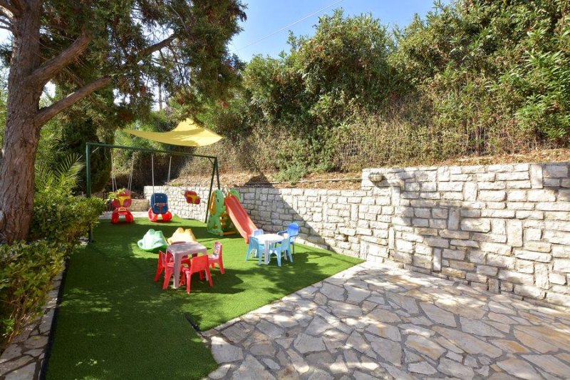 Korfu Benitses utazás Lido Corfu Sun