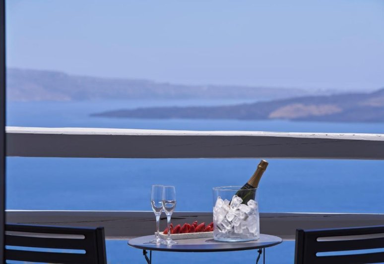 Mr and Mrs White Santorini Szantorini