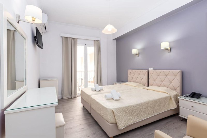 Korfu Perama utazás Oasis Hotel