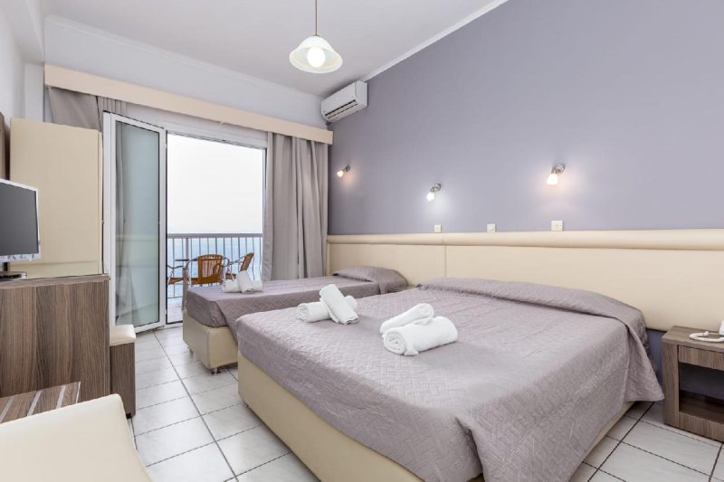 Korfu Perama utazás Oasis Hotel