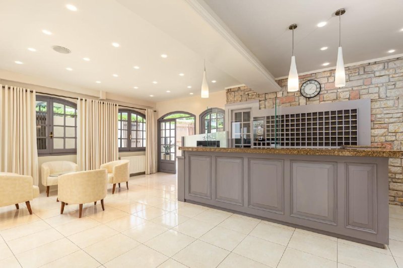 Korfu Perama utazás Oasis Hotel