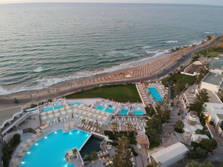 Kréta Gouves utazás The Island Hotel