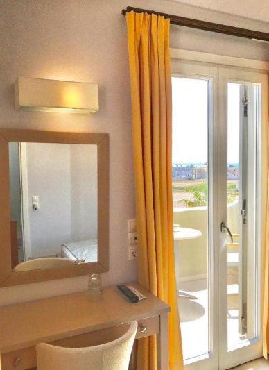 Szantorini utazás Thera Mare