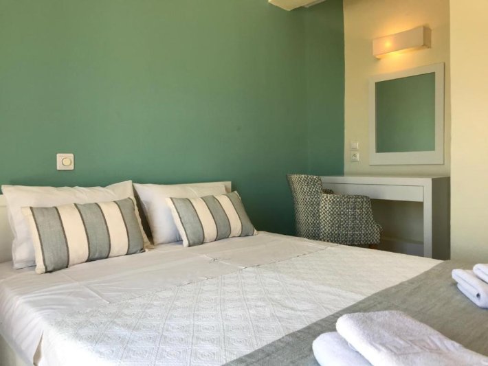 Szantorini utazás Thera Mare