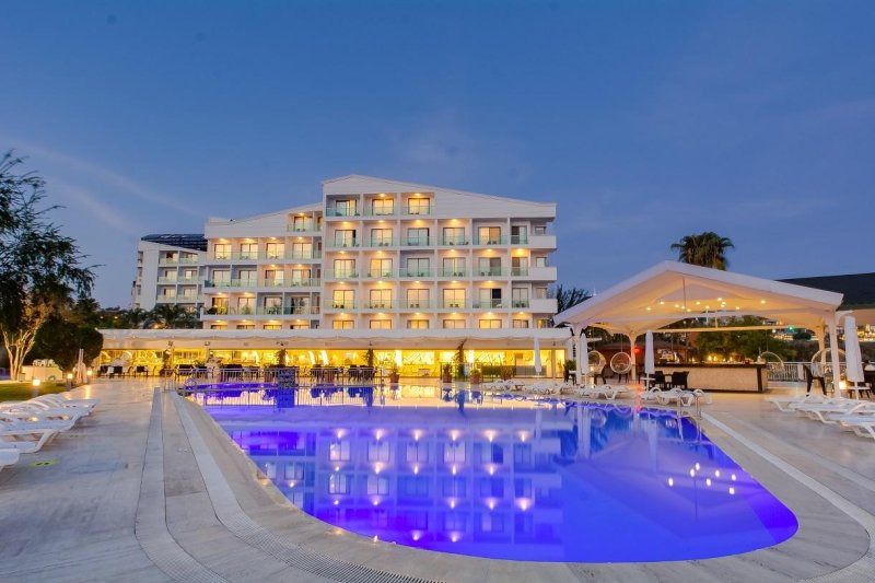 Antalya utazás Club Falcon Hotel