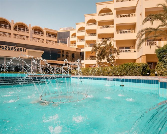 Hurghada utazás Amc Royal Hotel & Spa