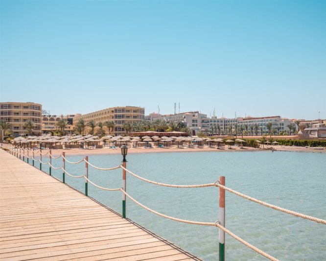 Hurghada utazás Amc Royal Hotel & Spa
