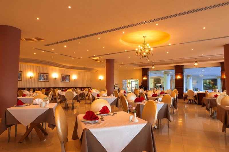 Sharm El-Sheikh utazás Amwaj Oyoun Resort & Casino