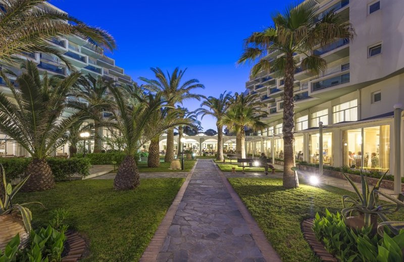 Rodosz Faliraki utazás Apollo Beach