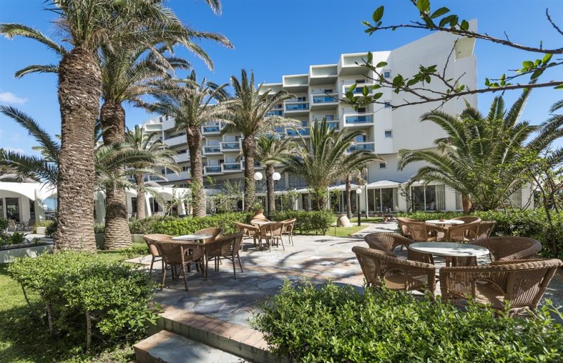 Rodosz Faliraki utazás Apollo Beach