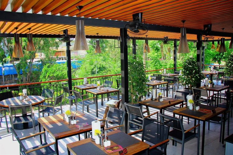 Arum Barut Collection Side