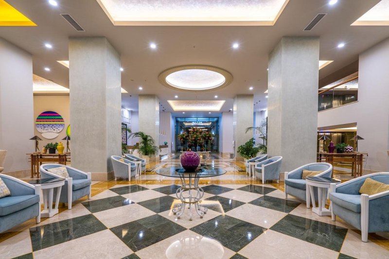 Arum Barut Collection Side