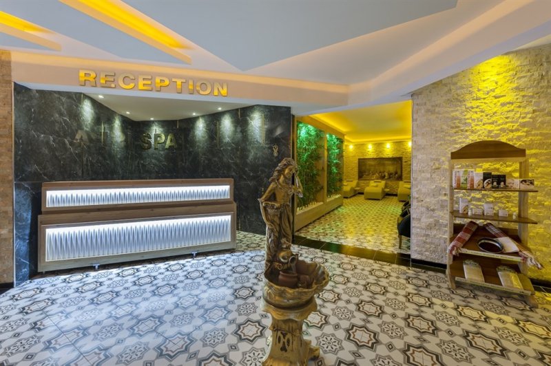 Alanya utazás Aska Just In Beach Hotel