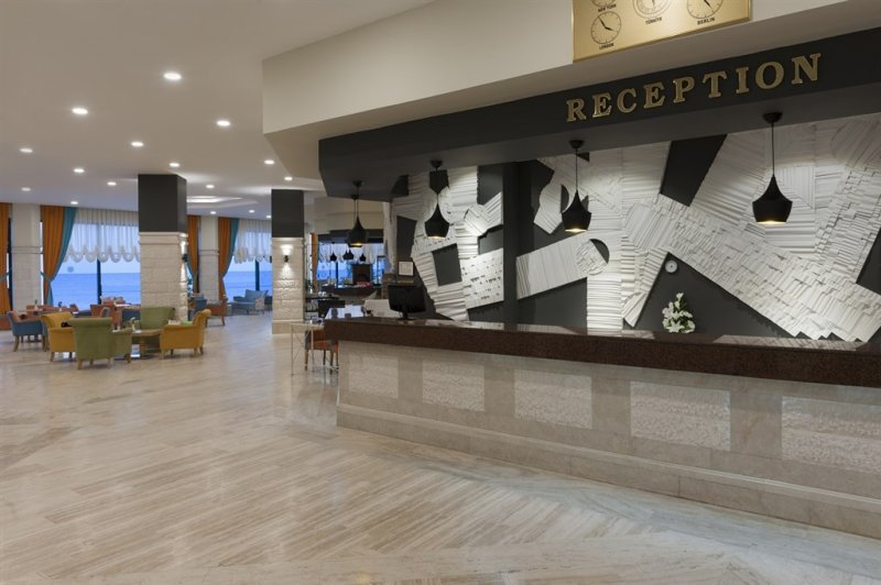 Alanya utazás Aska Just In Beach Hotel