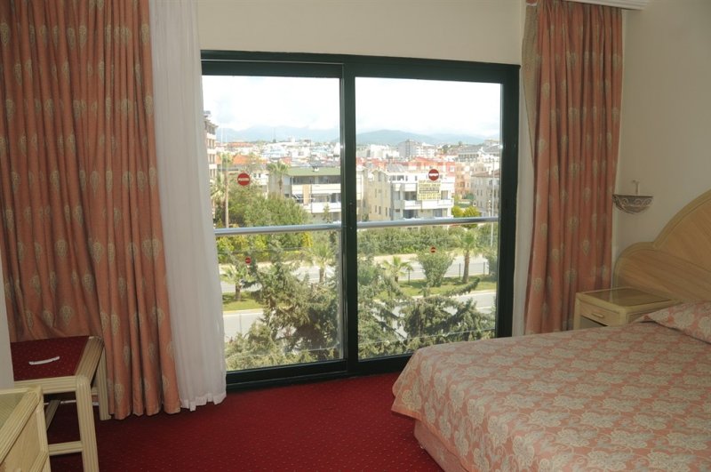 Alanya utazás Aska Just In Beach Hotel