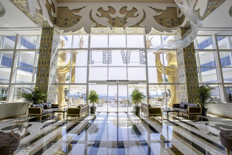 Alanya utazás Azura Deluxe Resort
