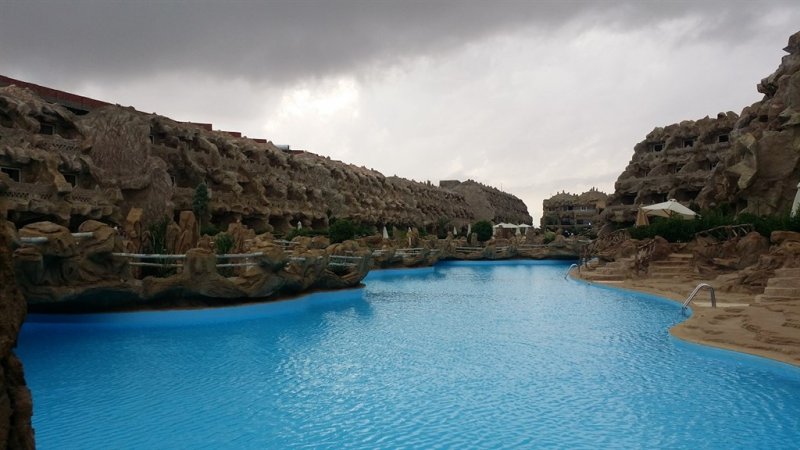 Caves Beach Resort Hurghada