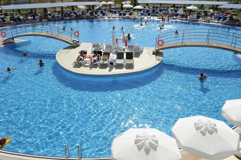 Cenger Beach Resort & Spa Side