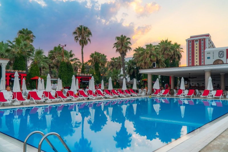 Antalya utazás Club Hotel Sera