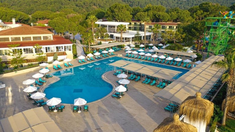 Kemer utazás Crystal Flora Beach Resort