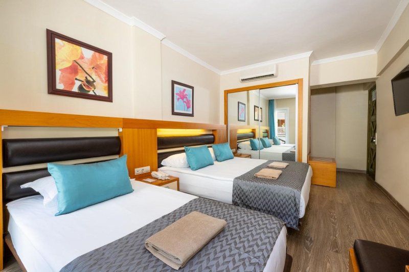 Kemer utazás Crystal Flora Beach Resort