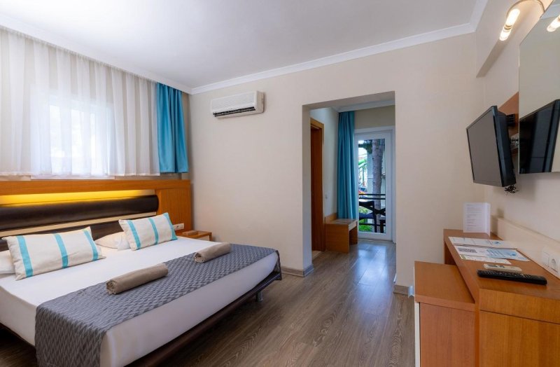 Kemer utazás Crystal Flora Beach Resort