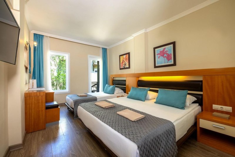 Kemer utazás Crystal Flora Beach Resort