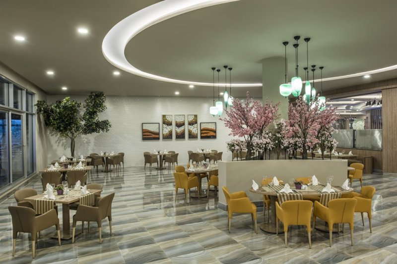 Antalya utazás Delphin Be Grand Resort Hotel