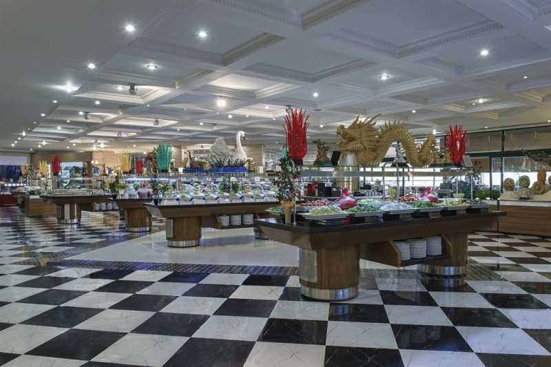 Alanya utazás Delphin Deluxe Hotel