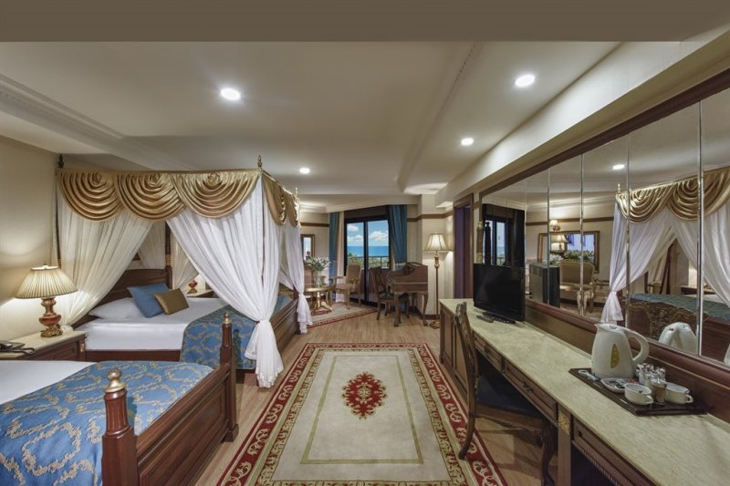 Antalya utazás Delphin Palace Hotel